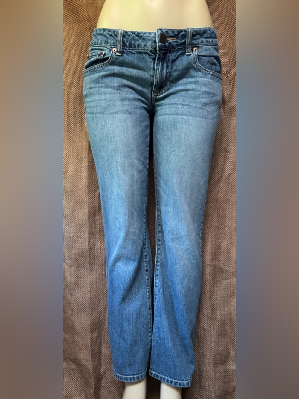 American Eagle Outfitters Straight-Leg Women's Jeans in Blue Denim